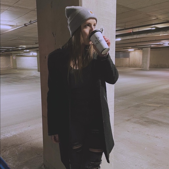 Meet your posher, Kendra - Picture 3 of 6